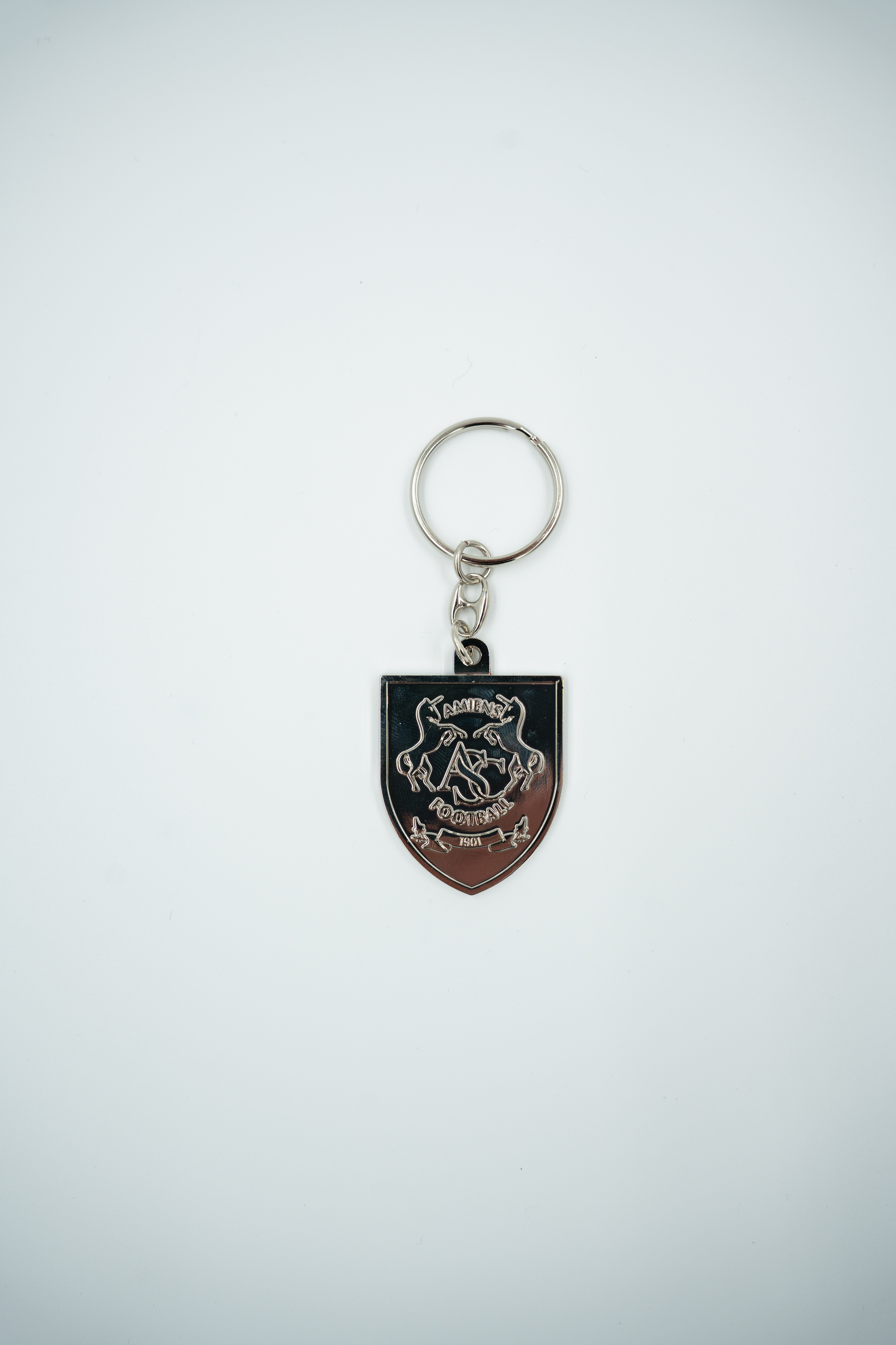 Porte-clé logo argent — détail